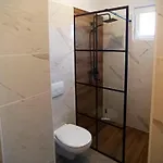 Modern Family Zara Apartmán