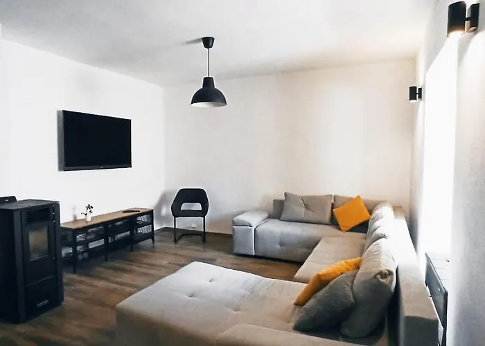 Modern Family Zara Apartman *