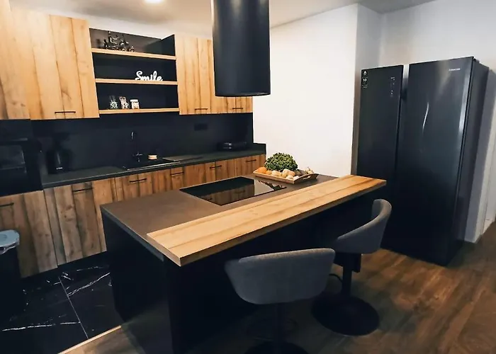 Modern Family Zara Apartman *