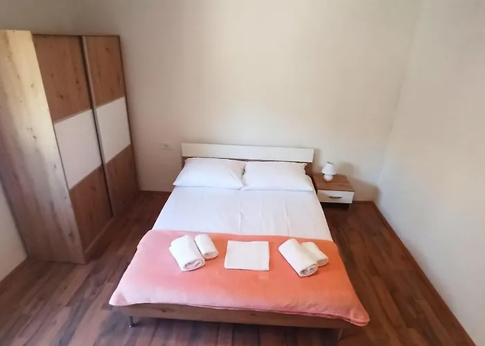 Modern Family Zara Apartman
