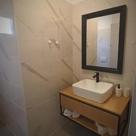 Modern Family Zara Apartment Pakoštane