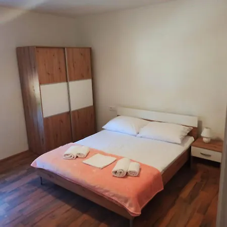 Apartment Modern Family Zara
