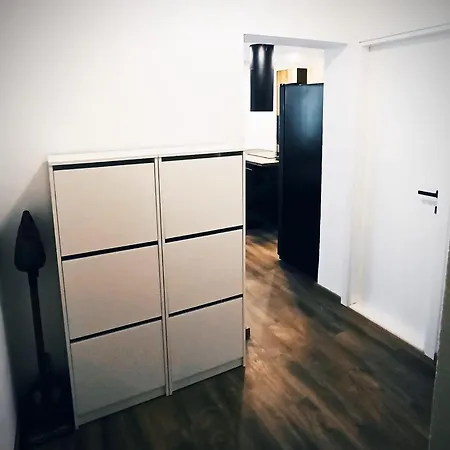 Modern Family Zara Apartment